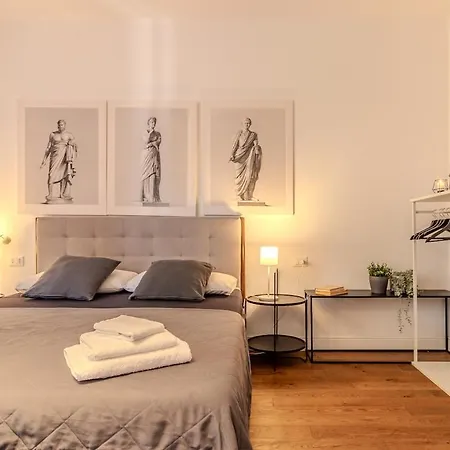 Apartmán Blue Romantic View, Tub & Parking Como